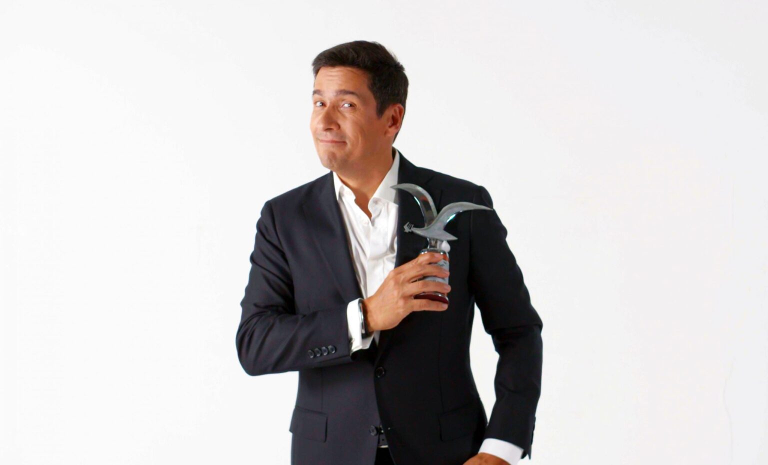 Rafael Araneda y Paulina Vega conducirán la previa de Viña 2019 en FOX