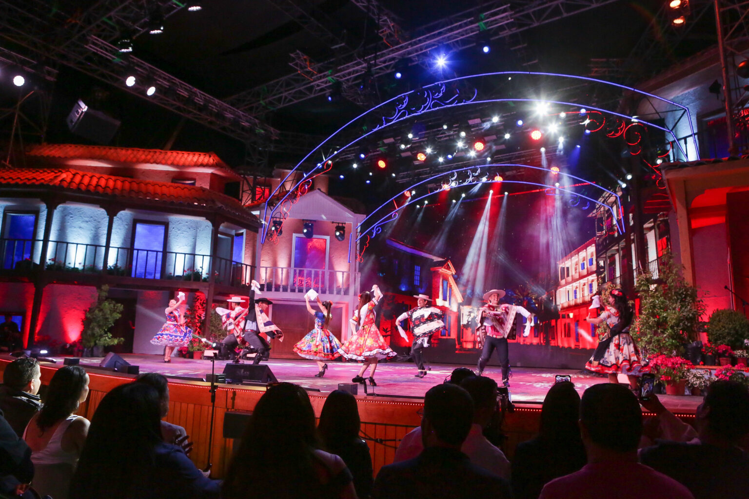 Para revivir cuatro noches mágicas: TVN emitirá lo mejor del exitoso Festival de Olmué 2023