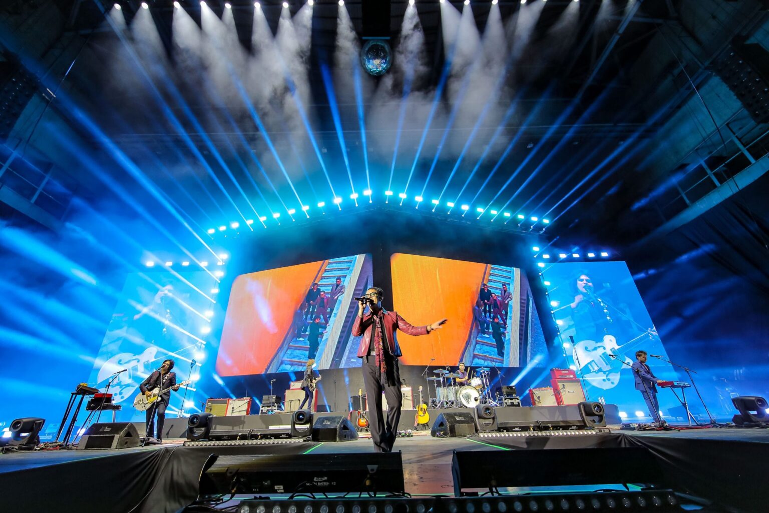 Todo un éxito: “Ven aquí” de Los Bunkers convoca a 120.000 personas en Chile