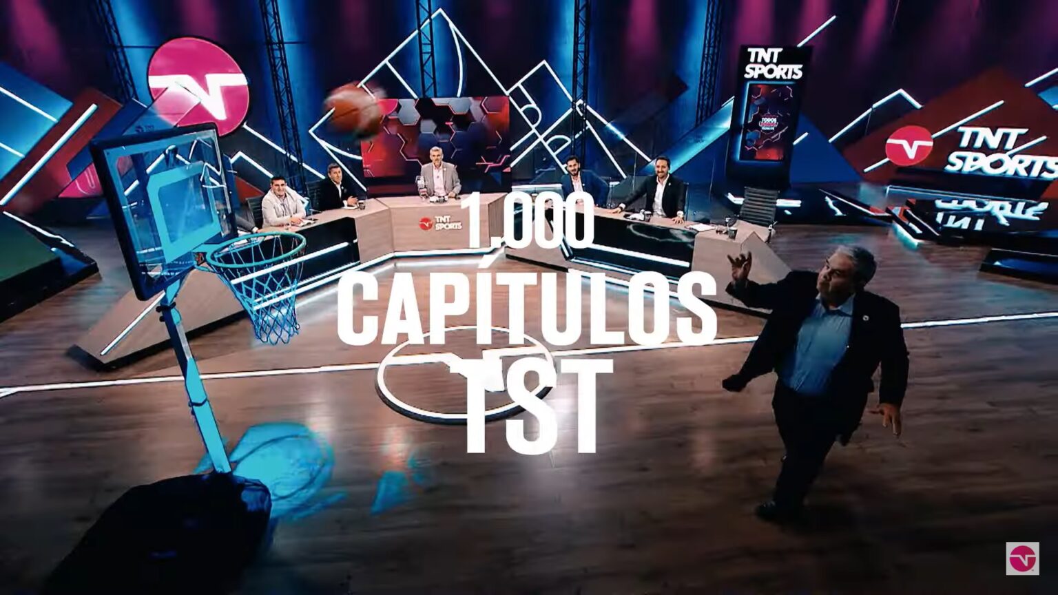 “Todos somos técnicos”: El estelar de TNT Sports que llega a sus primeros mil capítulos