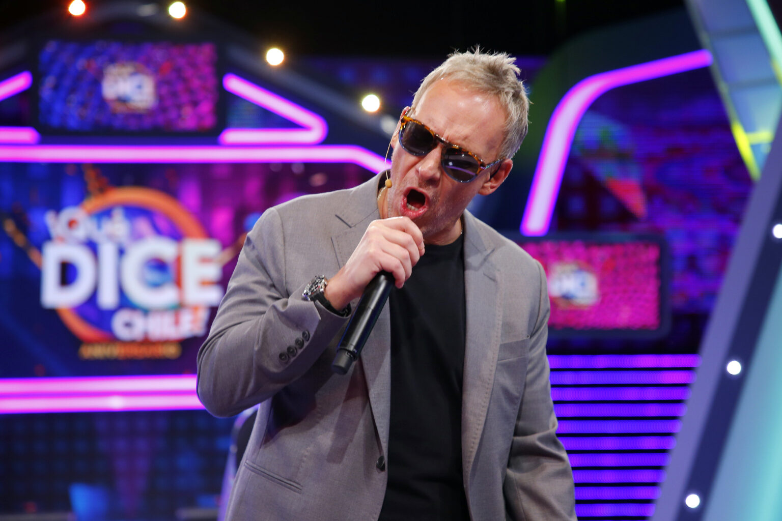 Esta tarde en “¡Qué dice Chile!” Martín Cárcamo presentará el jingle que compuso para el programa