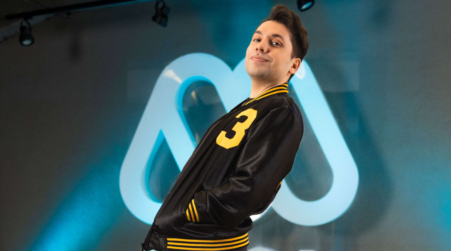 Mega confirma la llegada a su canal del destacado comediante Fabrizio Copano