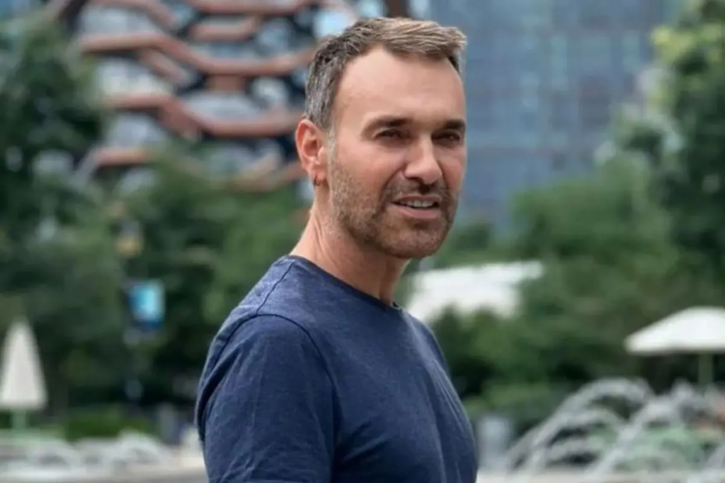 La farándula volvió más misógina que nunca: Polémica por aberrantes dichos de Jordi Castell en transmisión de Miss Universo