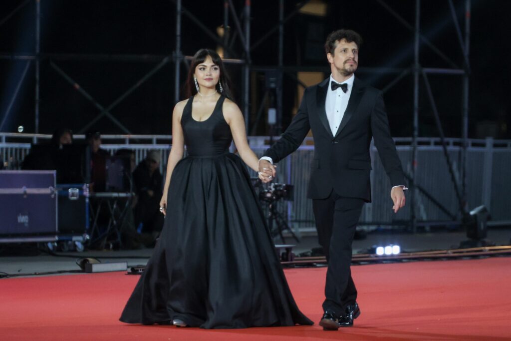 Críticas a conductoras por “ningunear” a Paolo Bortolameolli en Gala de Viña Paolo Bortolameolli Gala Viña