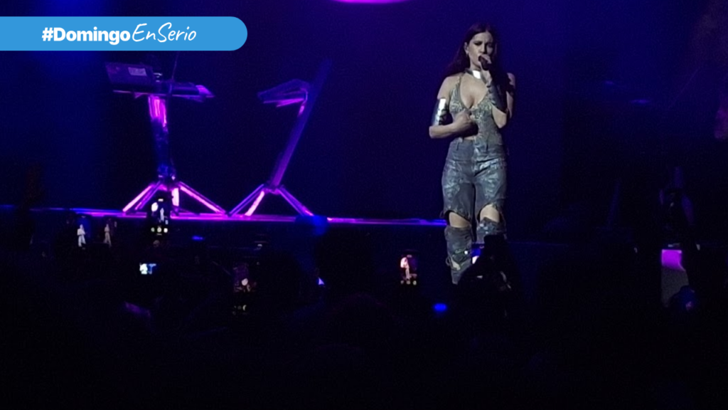 Javiera Mena demostró su valía en el Teatro Caupolicán con espectacular show Javiera Mena Teatro Caupolicán