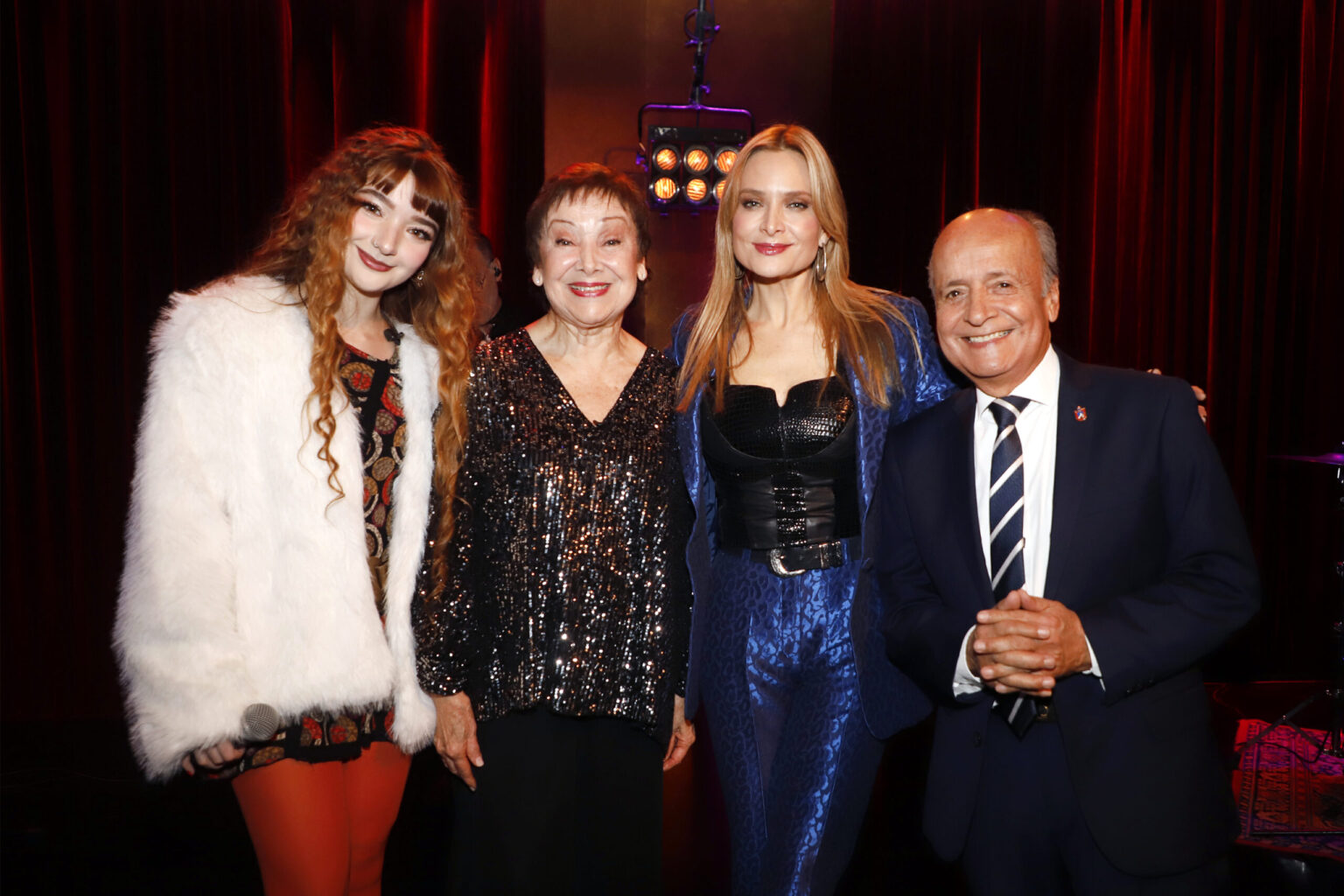 REC TV revive la Nueva Ola: Figuras legendarias compartirán escenario con artistas contemporáneos en “Sesiones Avivando” Nicole junto a artistas de la Nueva Ola en Sesiones Avivando por REC TV