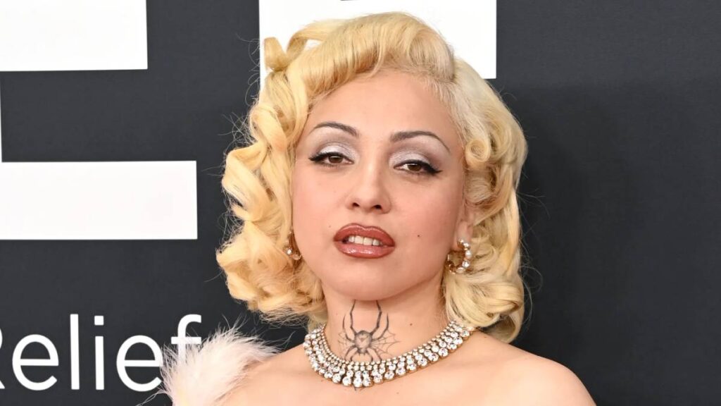 Mon Laferte se suma al Ruidosa Fest en Octubre