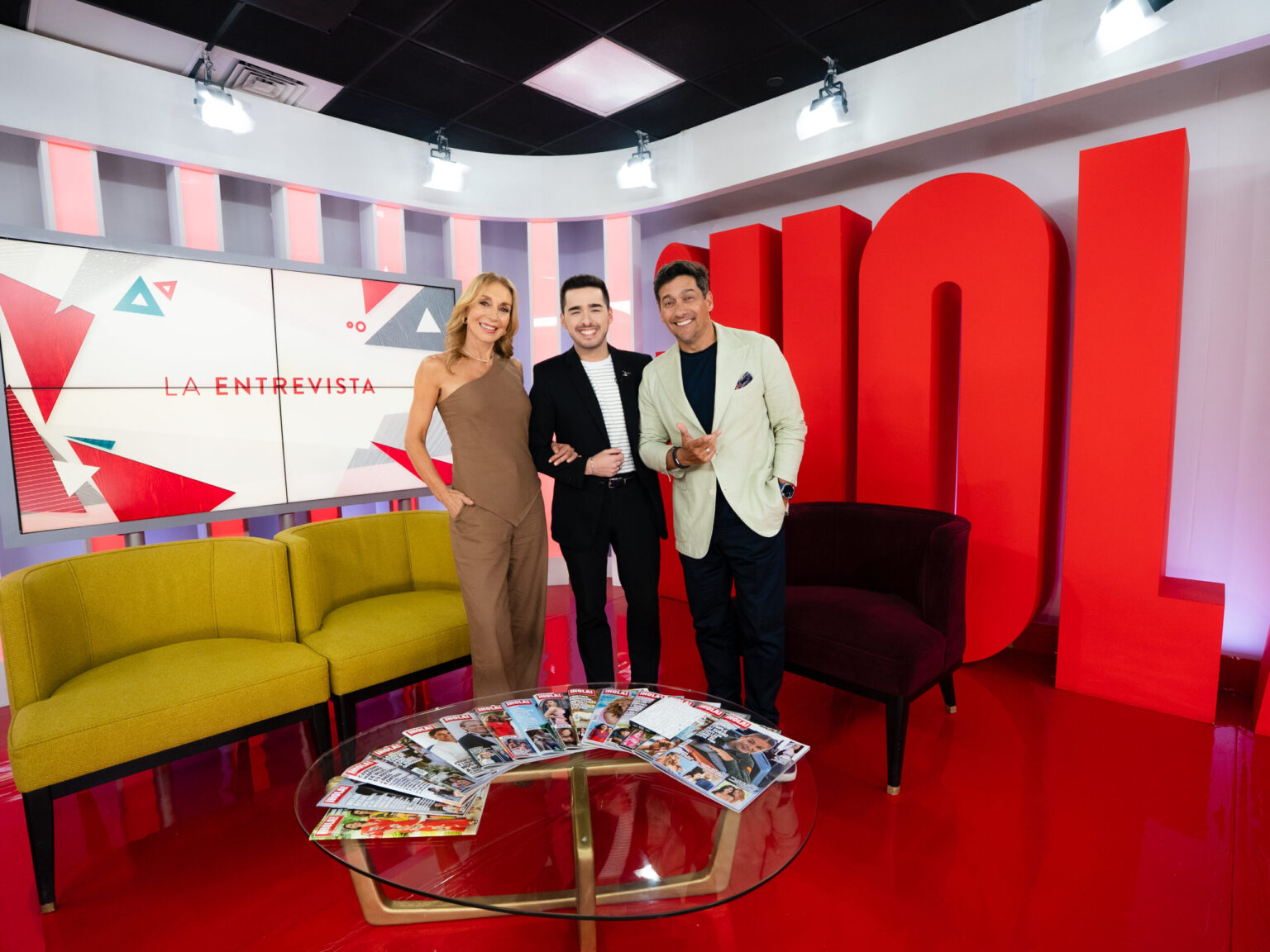 Karen Doggenweiler y Rafael Araneda comienzan la gira internacional de promoción de Viña 2026 Viña 2026