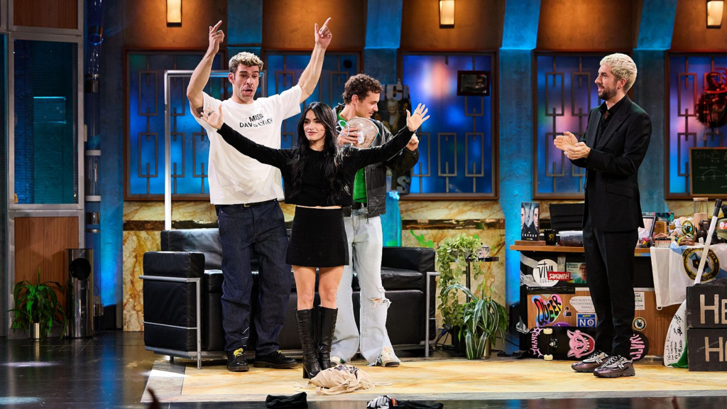 Lali Espósito responde al odio con música, memoria y dignidad Lali Espósito en La Revuelta