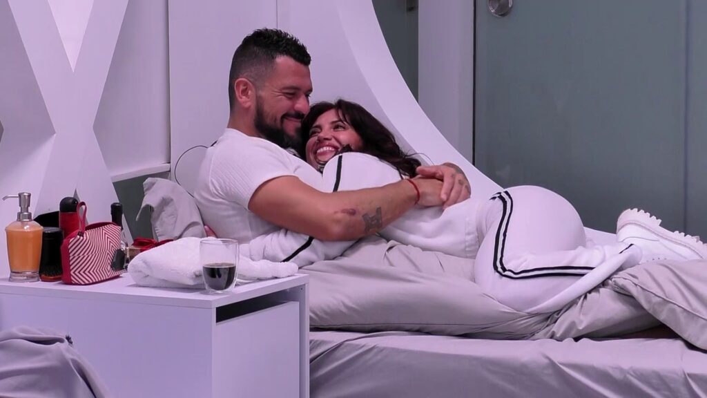 Karen Paola en Mundos Opuestos