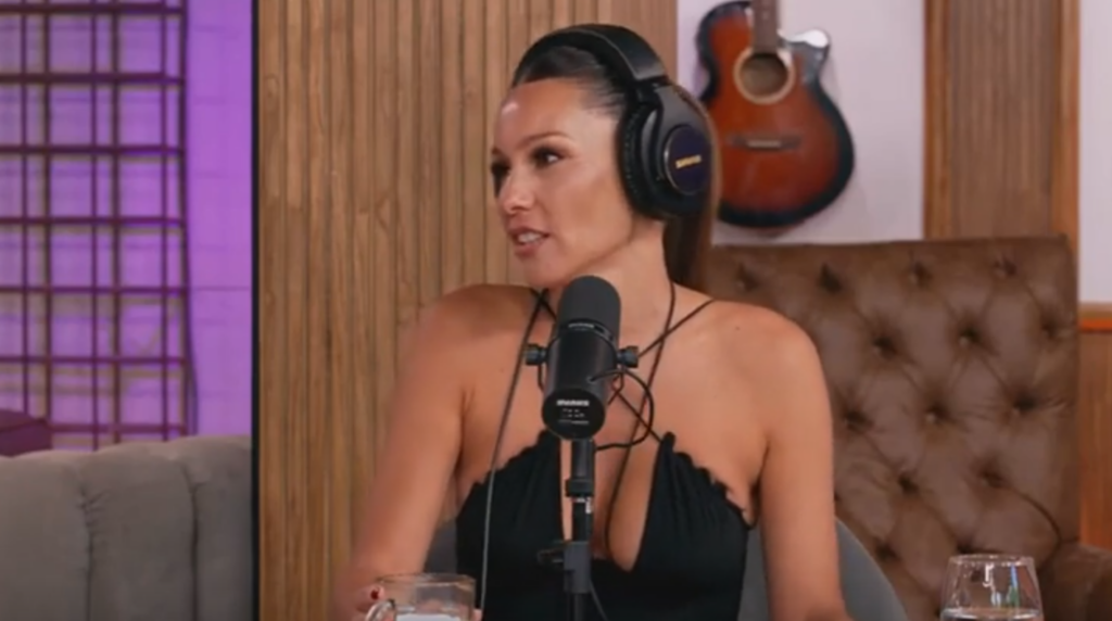 Pampita revela sus desafíos personales y su visión sobre la belleza Pampita