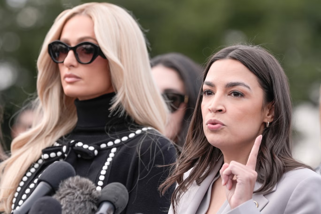 Paris Hilton y AOC