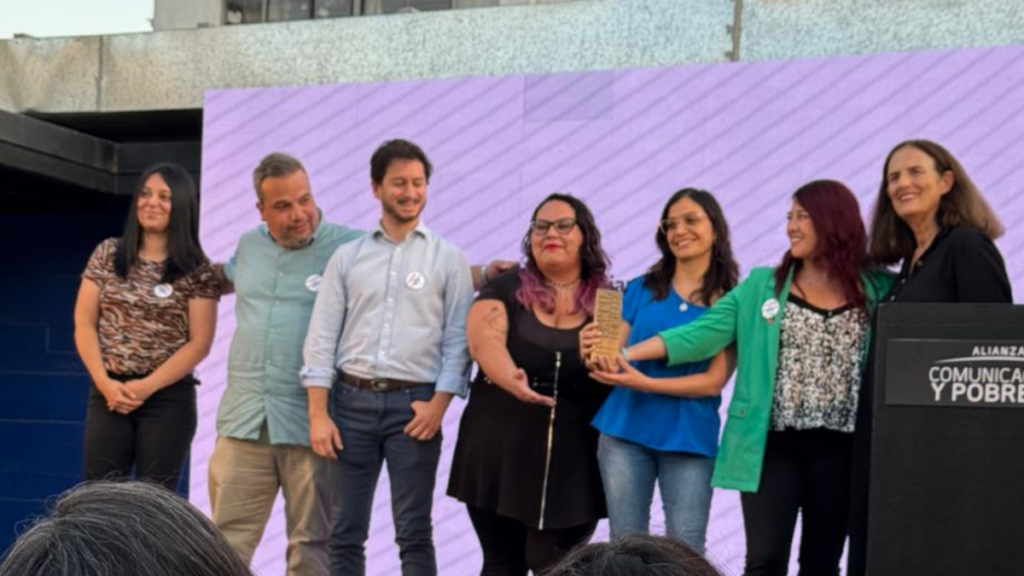 Periodismo con Sentido: TVN se Impone con Dos Galardones en los Premios Pobreza y Comunicación tvn-premios-comunicacion-y-pobreza