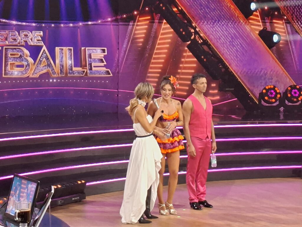 Editorial de Roberto Caamaño: ¿Raquel avala la explotación? Fiebre de baile