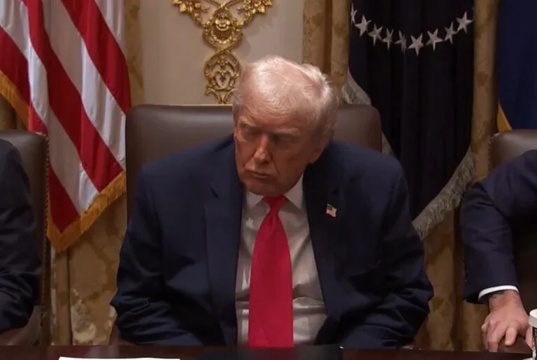 Nota de T13 sobre los 80 años de Donald Trump genera controversia: Mostraron su historia de vida y apenas se mencionan escándalos Donald Trump