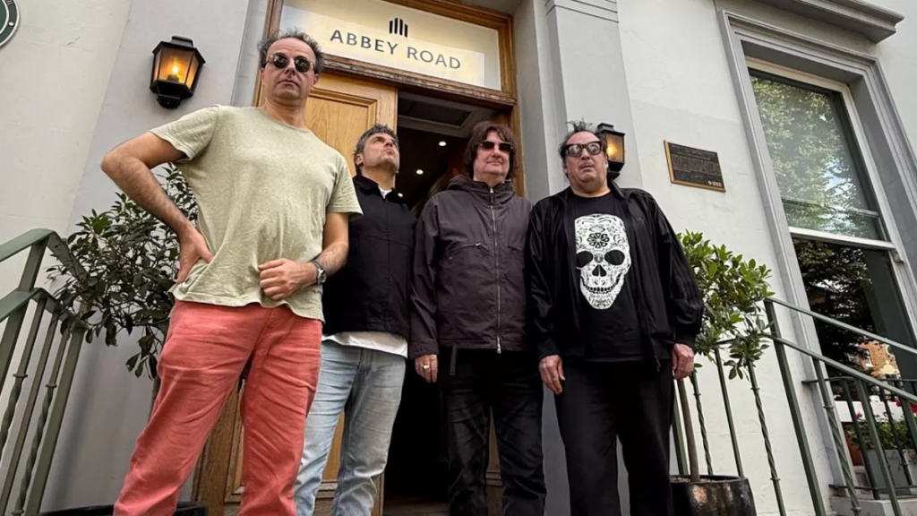 Los Tres celebran 30 años de su histórico Unplugged con gran concierto en Movistar Arena Los Tres Movistar Arena