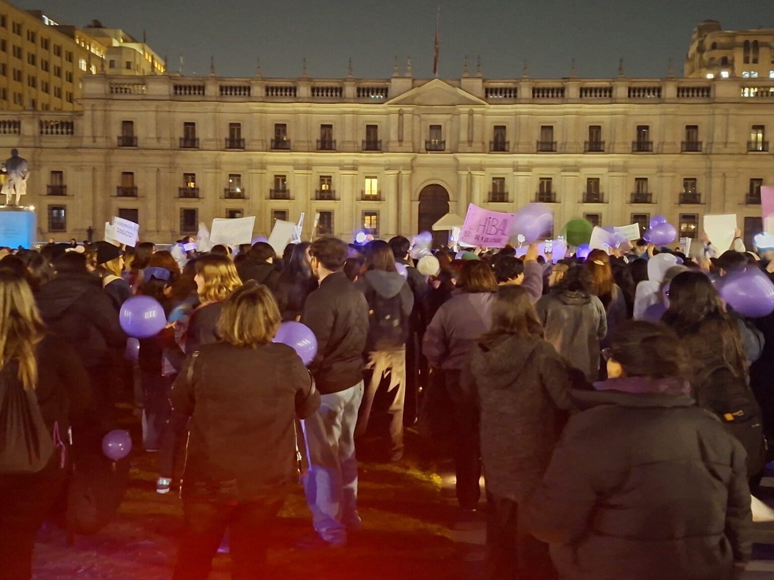 Fans de BTS convocan protestas tras rechazo al Estadio Nacional para conciertos en Chile protestas BTS Estadio Nacional