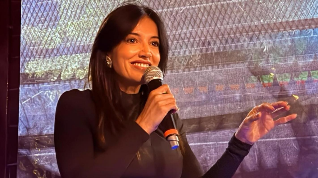 Yamila Reyna regresa al stand-up comedy con el estreno de “Ni tan che, ni tan po” Yamila Reyna
