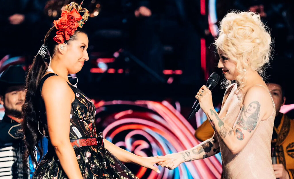 Emoción pura en el Santander Arena: Cote Quintanilla y Mon Laferte revivieron clásico de Rojo Cote Quintanilla y Mon Laferte